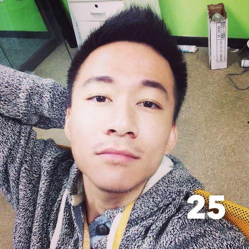 男生高清生活照,高清男生生活照中的青春魅力