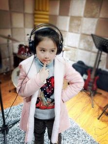 王亭文的父母照片,温馨家庭照背后的感人故事